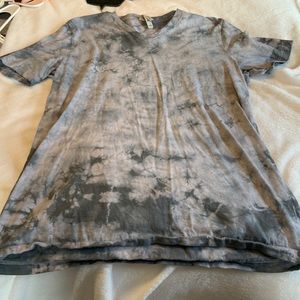 Tie dye v neck